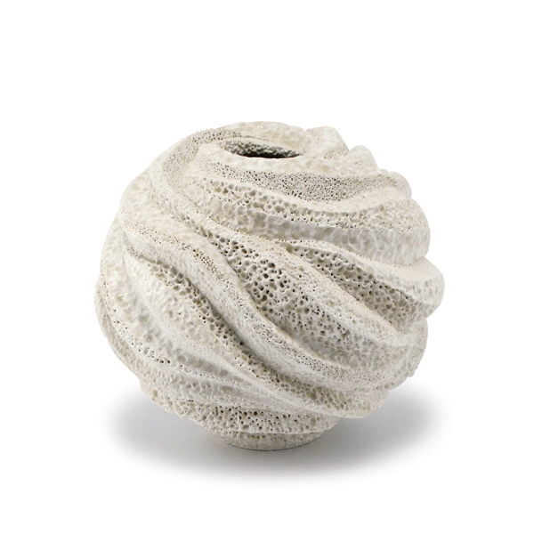 1 Judi Tavill’s Coastal Waves Vessel Ivory, 6 in. (15 cm) in width, wheel-thrown and altered stoneware, 2018. 