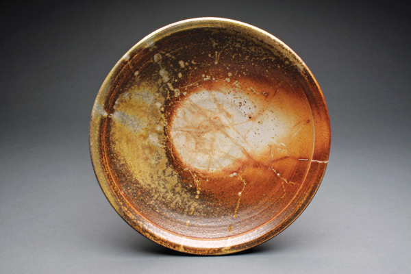 4 Jody Johnstone’s anagama-fired bowl, 9½ in. (24 cm) in diameter, stoneware, 2014. 