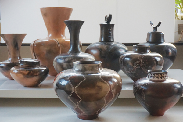 7 Various vessels, coil built, burnished. Photo: Bodil Deibjerg. 