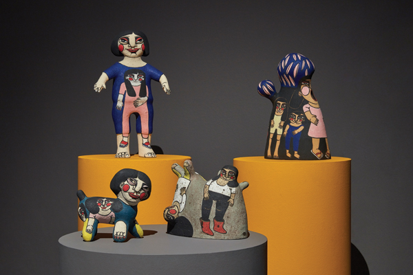 2 JaNuPolis, to 18 in. (46 cm) in height, slab-built grogged clay, hand-painted underglaze, fired to 2282°F (1250°C), 2018. Photo: Shin Hyeong-deok of 527 studio. 