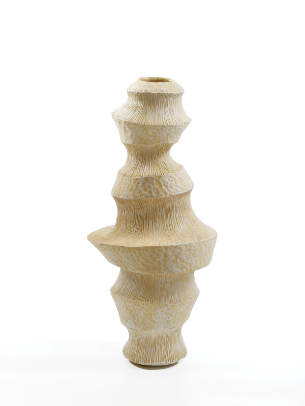 1 Emil Yanos’ Column V, 23 in. (58 cm) in height, stoneware.