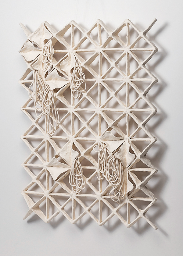 2 Joanna Poag’s Binding Time (Square Lattice Structure), 23 in. (58 cm) in height, paper clay, 2018.