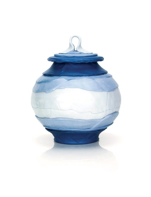 4 Justin Donofrio’s Tidal Gradient Jar, 9 in. (23 cm) in height, colored porcelain, glaze, fired in oxidation to cone 8, 2019. 