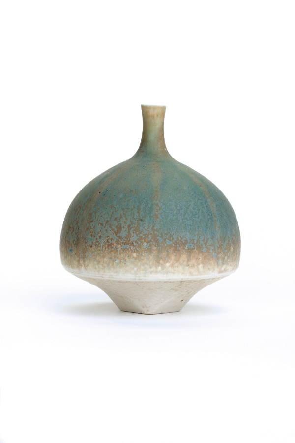 3 Otto Meier’s vase, 5 3/4 in. (15 cm) in height, wheel-thrown and altered porcelain, glazes, 1985. Donated by the A. and H. Nelius Collection. 