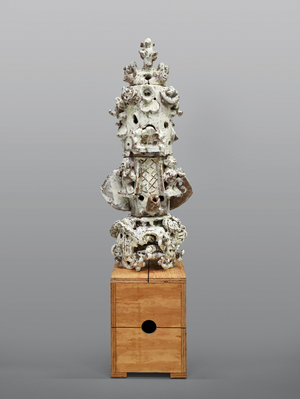 1 Jeffry Mitchell’s The Mushroom, 3 ft. 9 in. (1.1 m) in height, terra cotta, porcelain slip, 2012. Museum purchase funded by the Mark and Hilarie Moore Family Trust in memory of Neil E. Moore. 