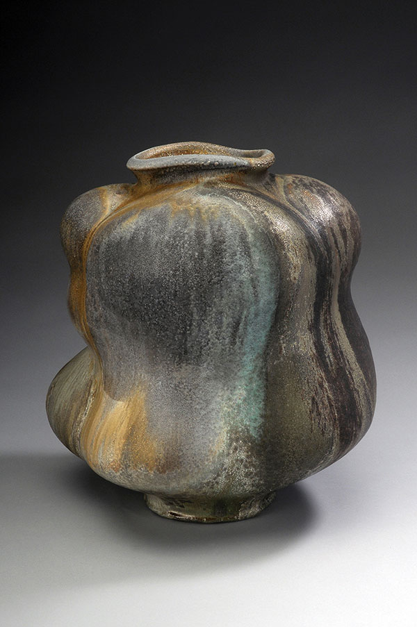 1 Chris Gustin’s Cloud Jar #1723, 18 in. (46 cm) in height, stoneware, glaze, wood fired in an anagama, 2017. Photo: Dean Powell Photography.