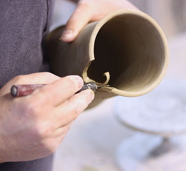 20 Cut a 45° angle on the inside of the pot along the first cut, so liquid flows easily.