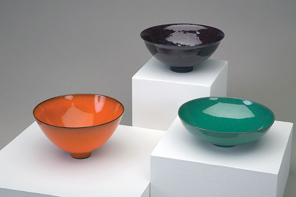 2 James Lovera’s bowls, to 6¾ in. (17 cm) in diameter, porcelain, glaze, circa 1975. Gift of James T. Gibson, Jr. 