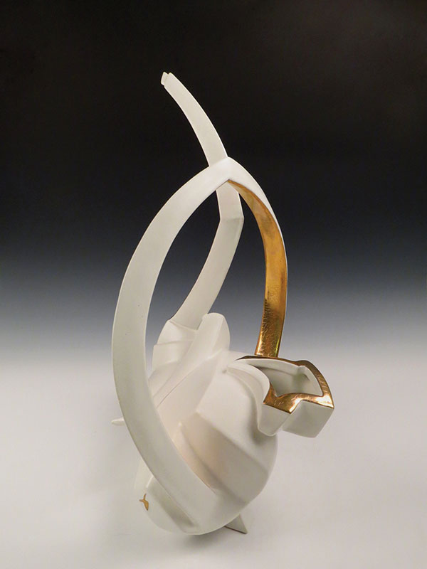 3 Dan Molyneux’ White/Gold Teapot, 21 in. (53 cm) in height, porcelain, 2017.