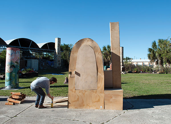 6 Danny Dobrow’s kiln sculpture, installed near the kiln pad at MCC.
