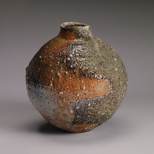 4 Moon jar, 9½ in. (24 cm) in height, wheel-thrown stoneware, feldspar inclusions, natural-ash glaze, anagama wood fired for 5 days to cone 11, 2018.