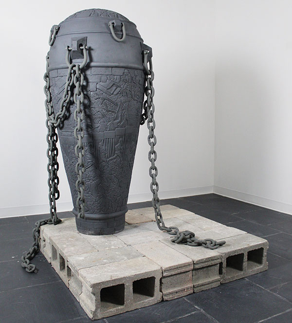 1 Lukas Easton’s September 24, 2019, 5 ft. (1.5 m) in height, stoneware, fired to cone 10 in reduction, 2019.