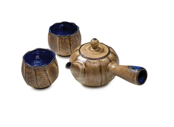 17 Polina Miller’s tea set, teapot: 7 1/2 in. (19 cm) in height; cups 3 1/2 in. (9 cm) in height, wheel-thrown stoneware, fired to cone 6 in oxidation, 2019.