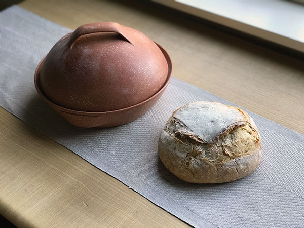 3 Isatu Hyde’s bread cloche, wheel-thrown micaceous clay, fired to cone 08 in an electric kiln, 2020. 