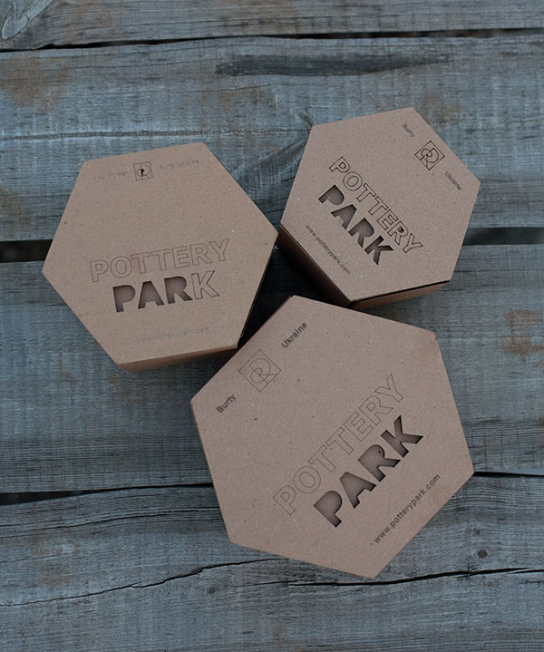 6 Pottery Park boxes in three sizes: 6.75×6×4.75 in. (17×15×12cm), 7.85×6.75×5.5 in. (20×17×14cm), and 9.5×8.25×5.5 in. (24×21×17cm). 