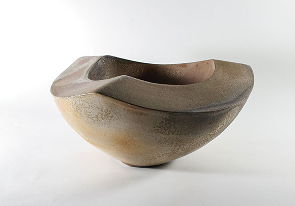 1 Emma Louise Kaye’s large tri-bowl, 12½ in. (32 cm) in width, wood-fired stoneware, shino slip, reduction cooled, 2019.
