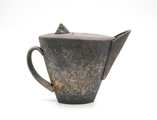 22 Lidded pitcher, 8 in. (20 cm) in length, soda-fired stoneware.