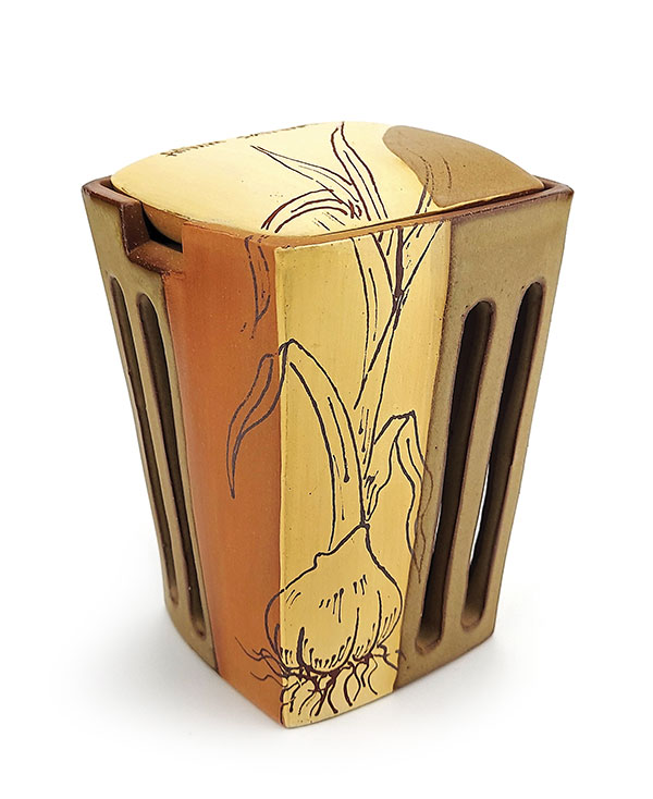 2 Garlic box, 7½ in. (19 cm) in height, mid-range brown stoneware, slip, glaze, fired to cone 6, 2021.