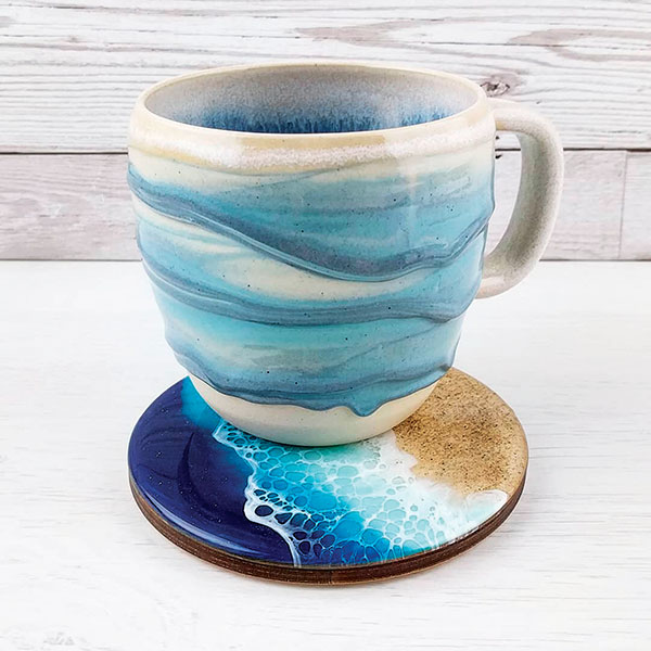 Drippy slip mug, 3½ in. (9 cm) in height, stoneware, 2021.