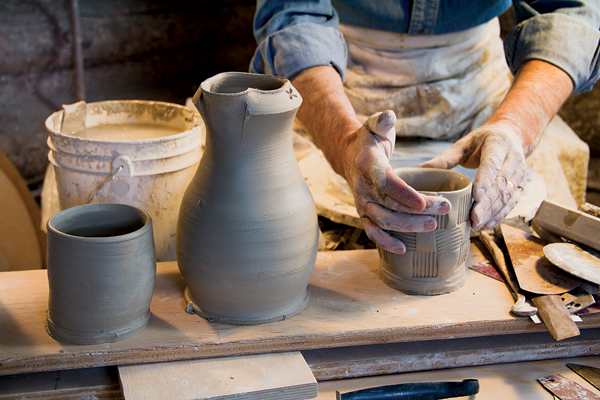 4 Casebeer’s throwing demonstration, pitcher and tea bowls, 2015. 6 A greenware and a fired tea bowl with a stamp, 2015. Photos: Brianna Horn, Anderson Ranch Arts Center.