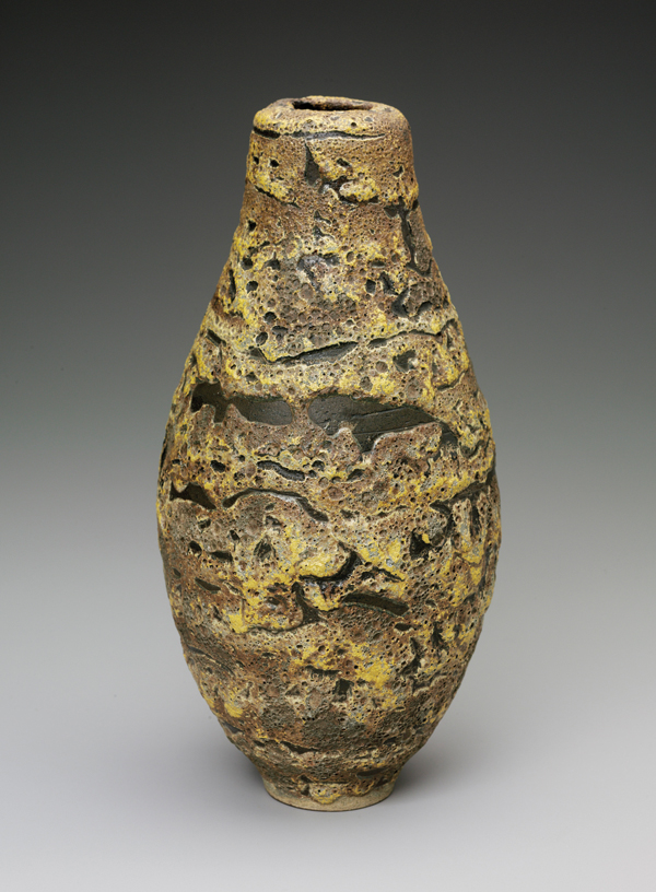 2 Gertrud Amon Natzler and Otto Natzler’s gourd-shape vase form (No. J821), 11½ in. (29 cm) in height, ceramic, sulfur crater glaze, 1958. Gift of Philip Aarons and Shelley Fox Aarons in honor of Jules and Jeanette Aarons.