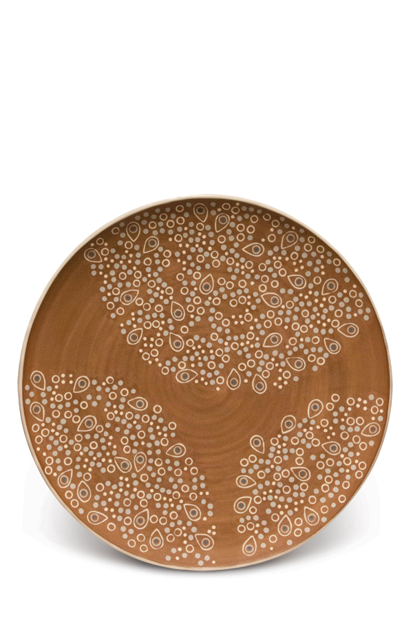 4 Sumiko Takada’s inlaid plate, 12 in. (30 cm) in diameter, stoneware.