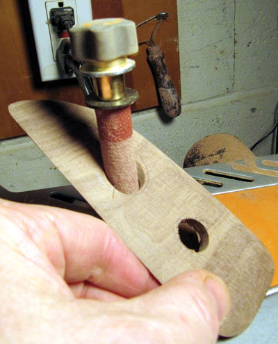Fig.6 Smooth each hole then tilt the rib to mimic the marks made by your fingers.