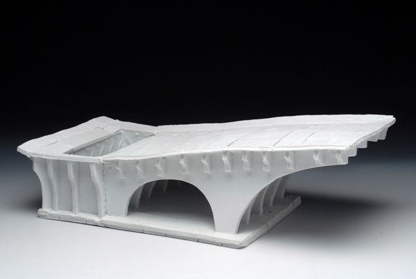 1 Bryan Hopkins’ tray, 14 in. (36 cm) in length, porcelain.