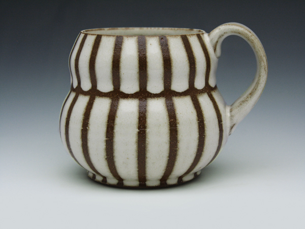 4 Crisscross striped bubble mug, 4 in. (10 cm) in height, brown stoneware, glaze, electric fired to cone 6, 2014.