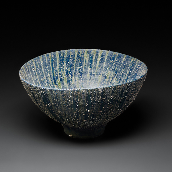 2 Kondo Takahiro’s Silver Mist Bowl, 6 1/4 in. (16 cm) in height, glazed porcelain, silver mist overglaze, 2015. Photo: Tomas Svab.