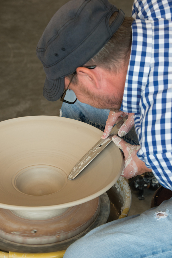 2 Use a long rib to shape the gentle flare in the rim.