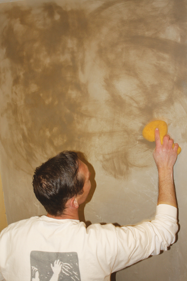 Clay Walls: Using Earthen Plasters and Paints in Your Home