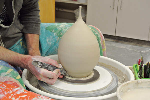 5 Trim the bottom buttress from the pot with a wooden knife tool and allow it to dry to leather hard.