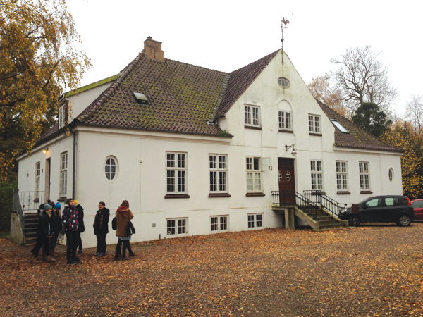 1 The farm house that accommodates up to twelve resident artists at the Guldagergaard International Ceramics Research Center (ICRC).