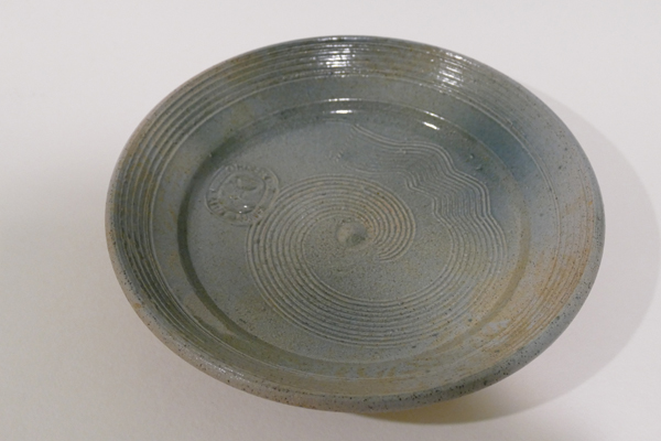 1 Preston Rice’s wheel-thrown plate, stoneware, glaze.