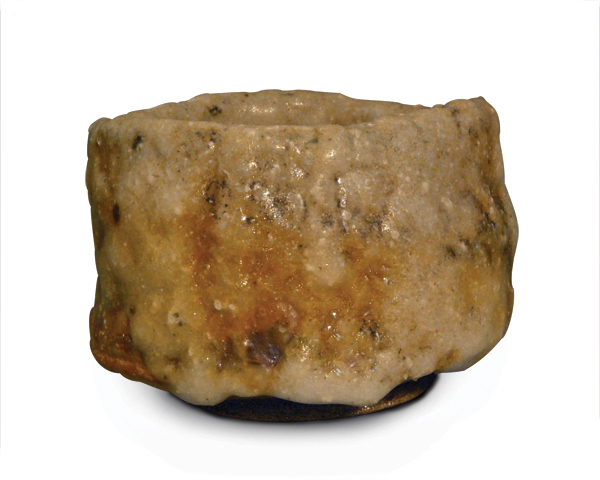 Judith Duff’s chawan, 5 in. (13 cm) in diameter, mogusa clay from Japan, North Carolina Feldspar Shino glaze, fired to 2264°F (1240°C), 2006.