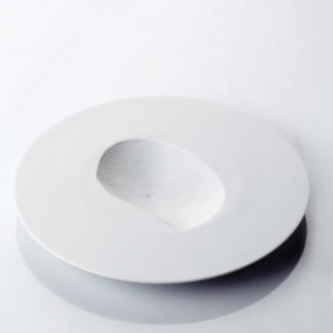 Nautilus plate, porcelain, glaze.